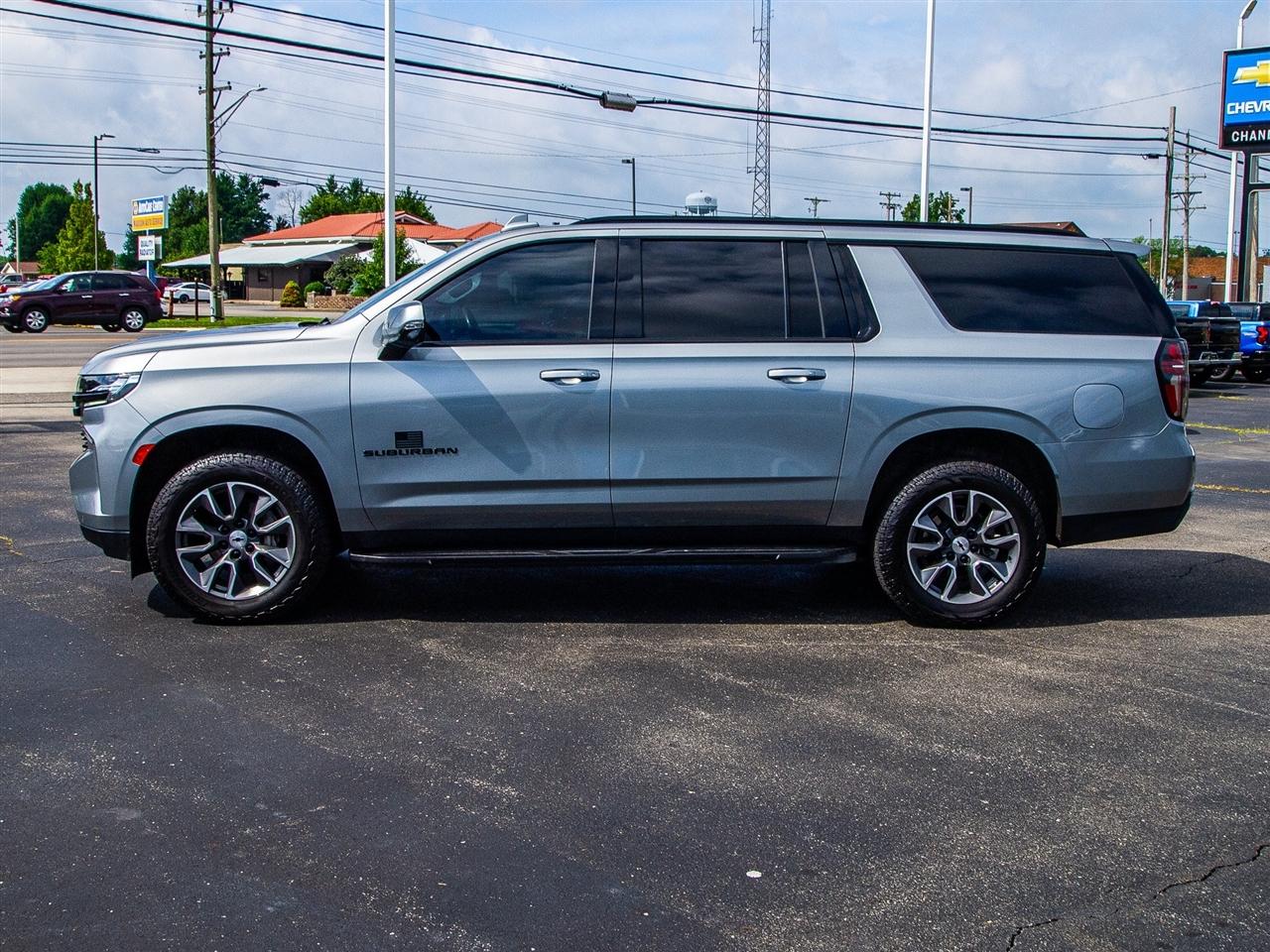 Chevrolet Suburban 4WD 4dr RST 2023