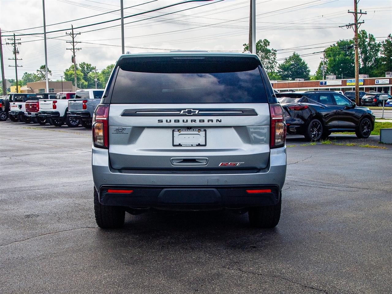 Chevrolet Suburban 4WD 4dr RST 2023