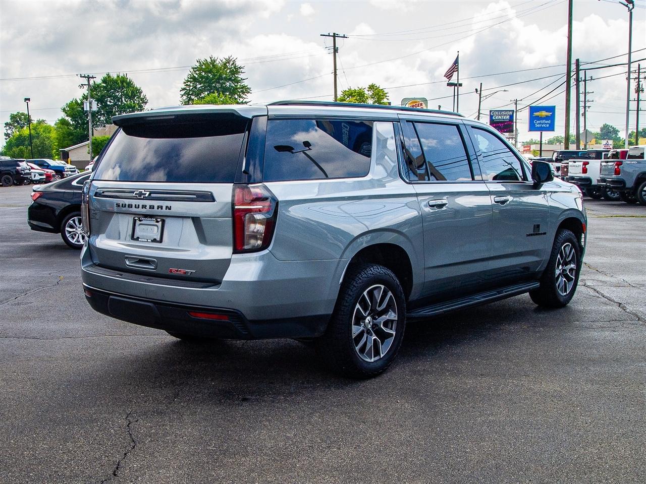 Chevrolet Suburban 4WD 4dr RST 2023