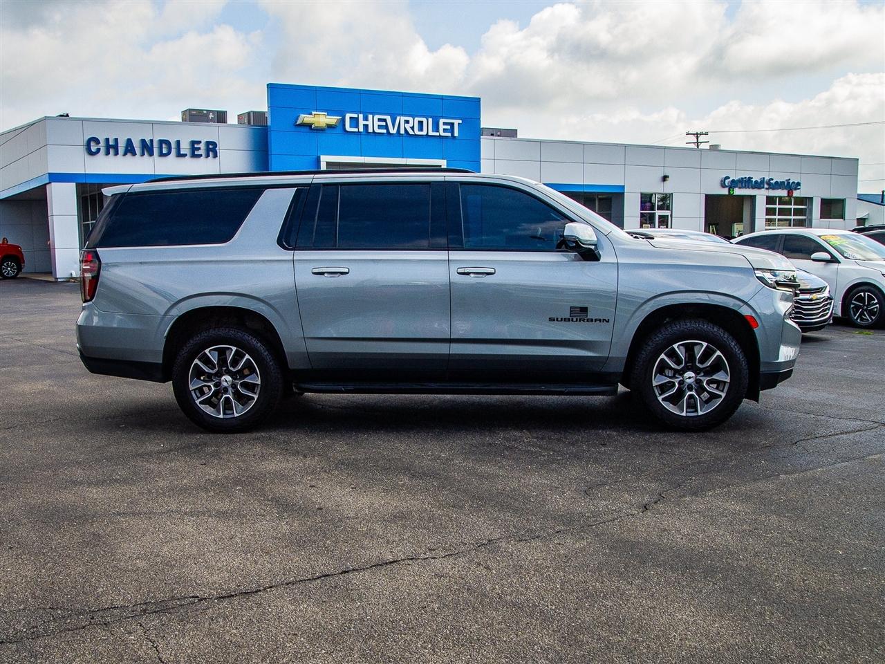 Chevrolet Suburban 4WD 4dr RST 2023