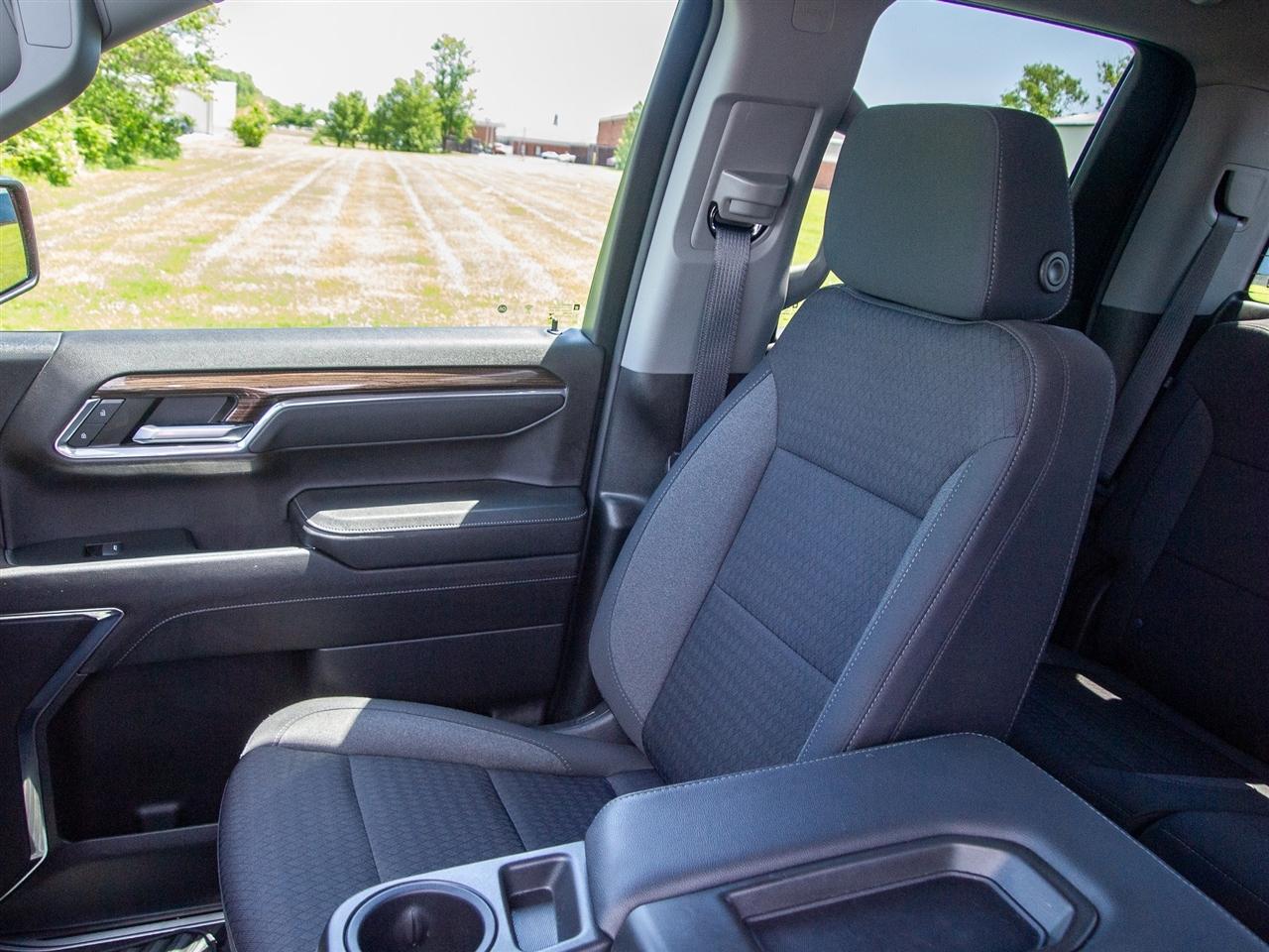 Chevrolet Silverado 1500 4WD Double Cab 147" RST 2023