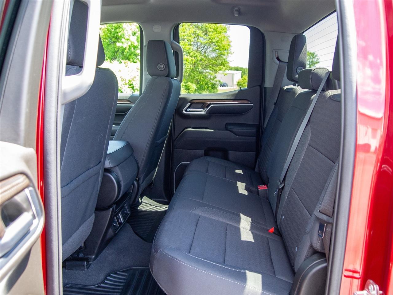 Chevrolet Silverado 1500 4WD Double Cab 147" RST 2023