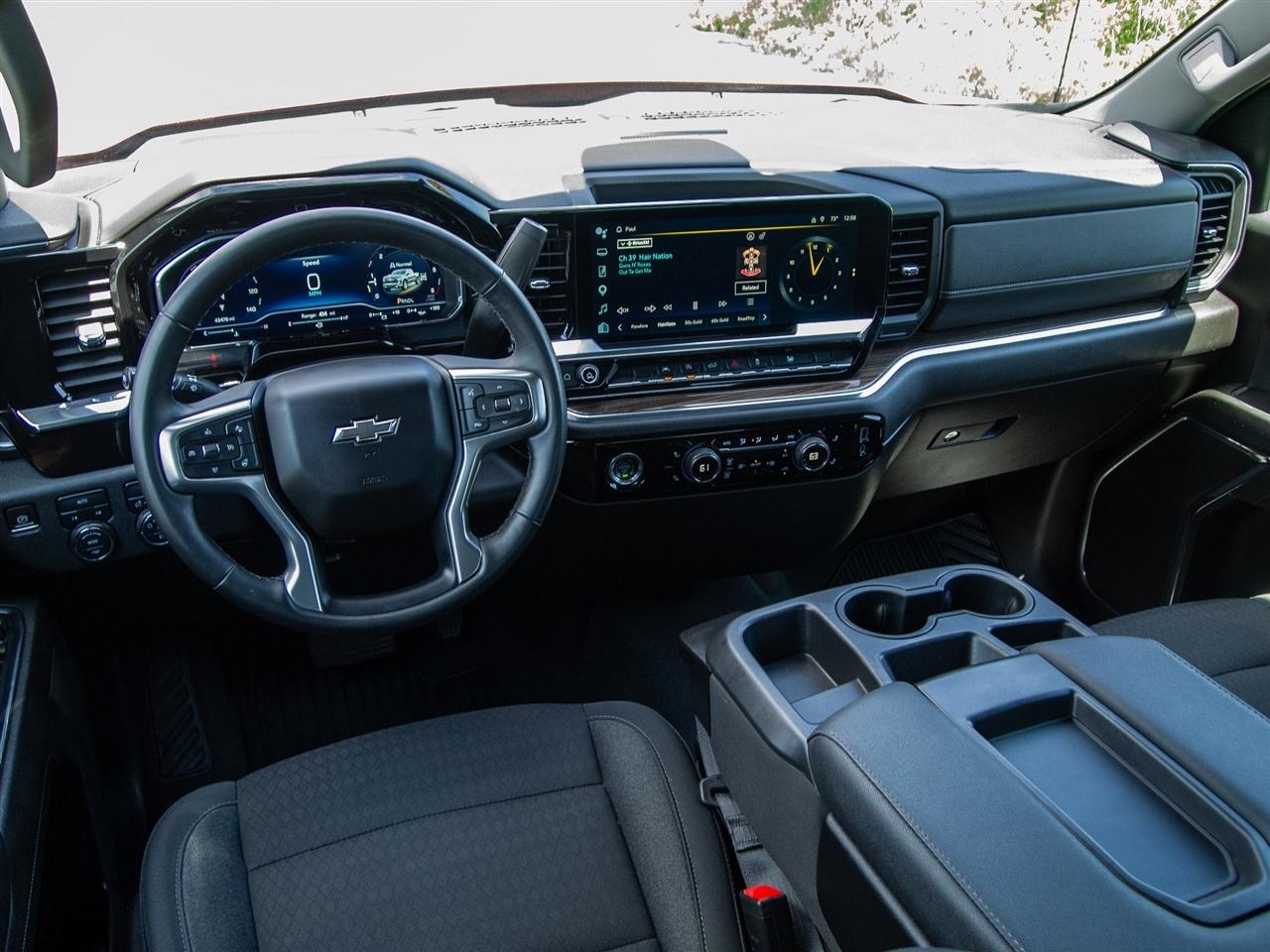 Chevrolet Silverado 1500 4WD Double Cab 147" RST 2023