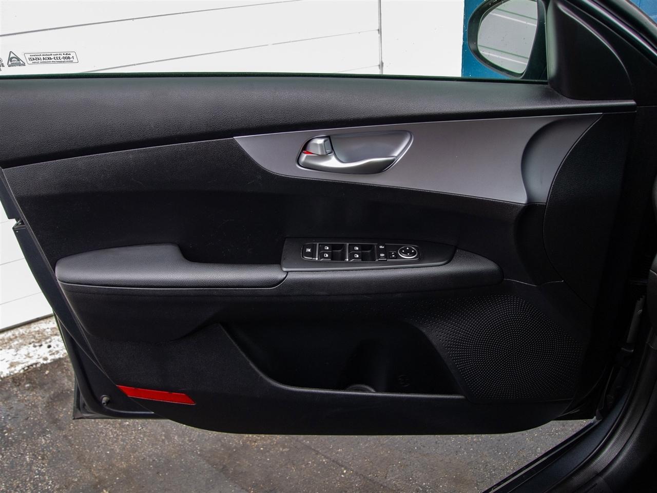 Kia Forte LXS IVT 2024