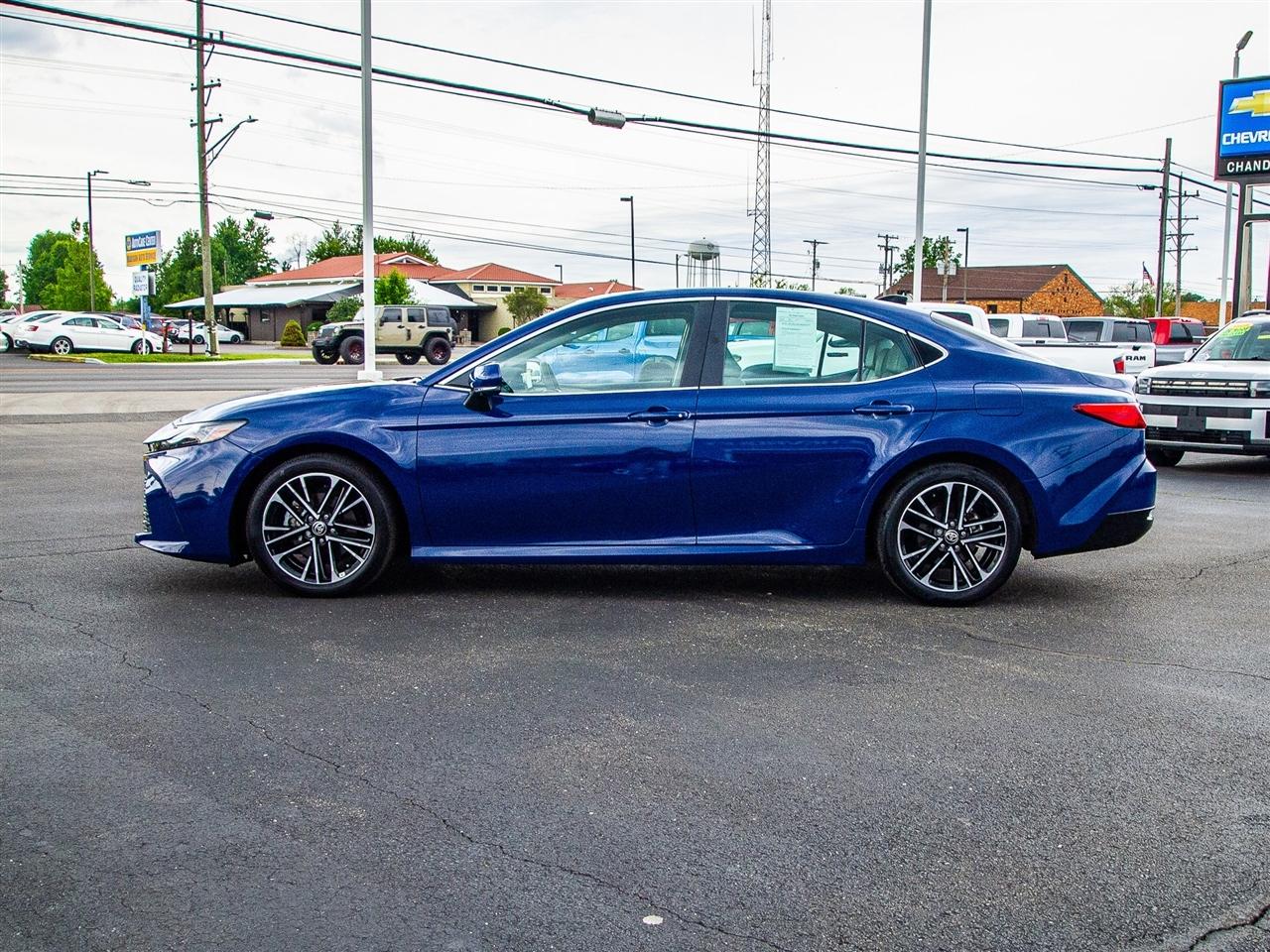 Toyota Camry XLE (Natl) 2025