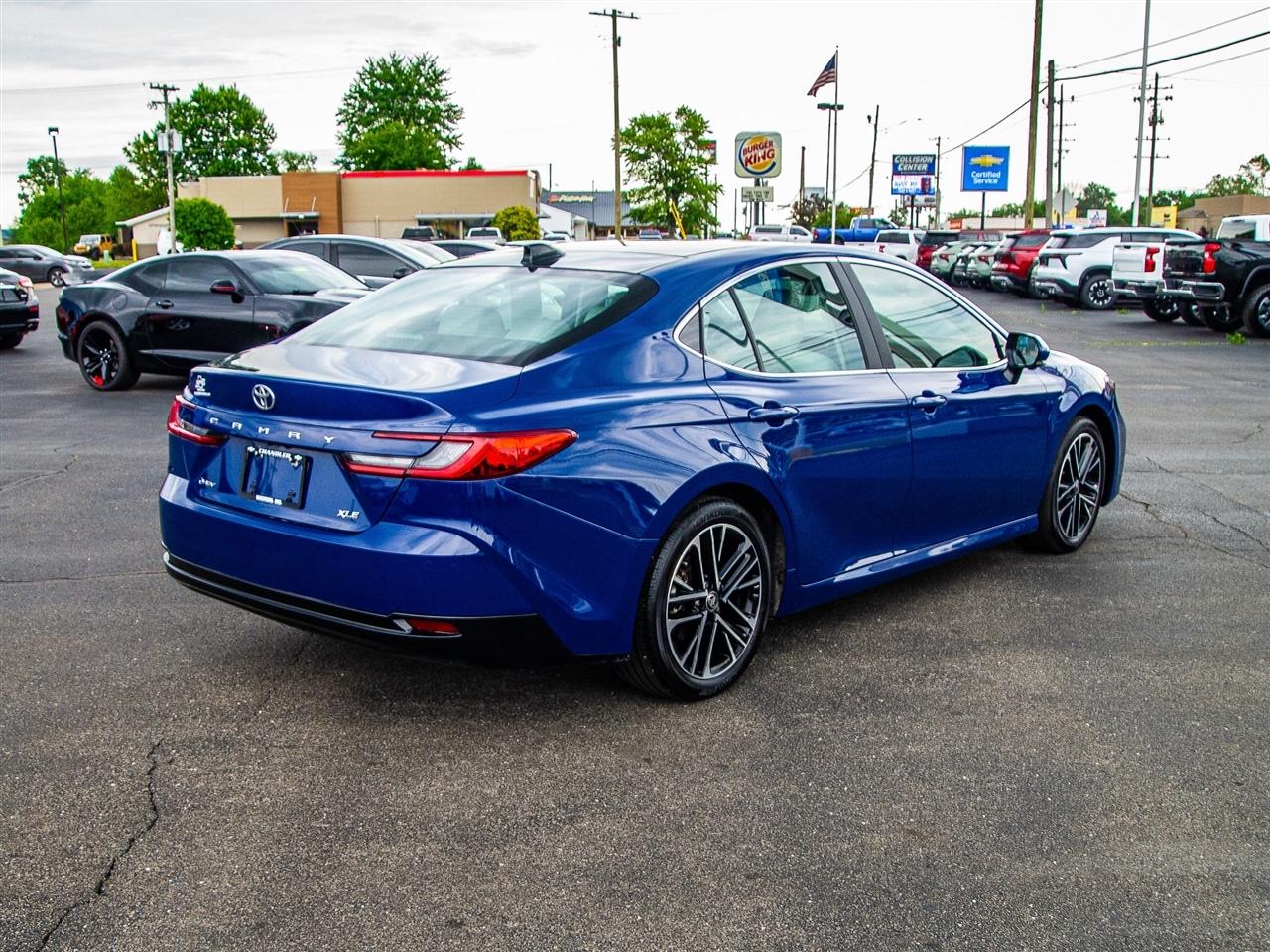 Toyota Camry XLE (Natl) 2025