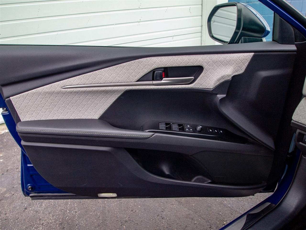 Toyota Camry XLE (Natl) 2025