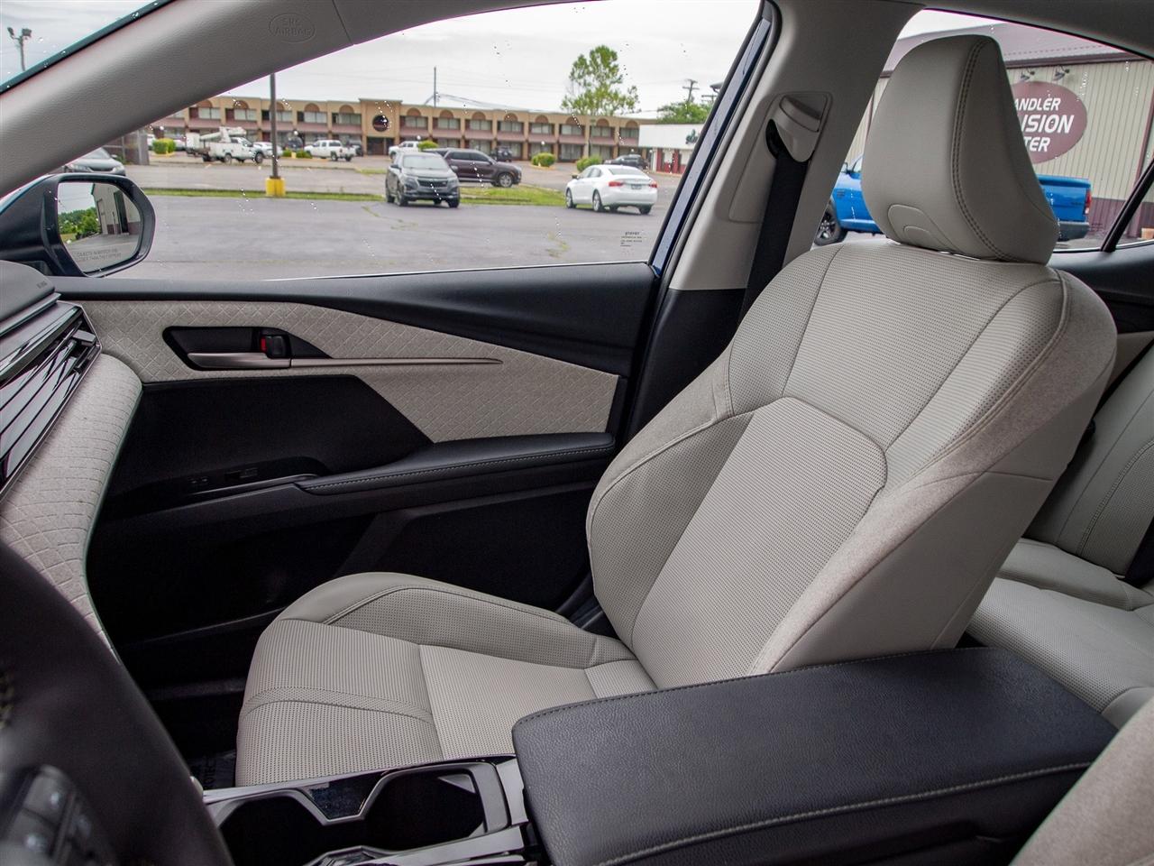 Toyota Camry XLE (Natl) 2025