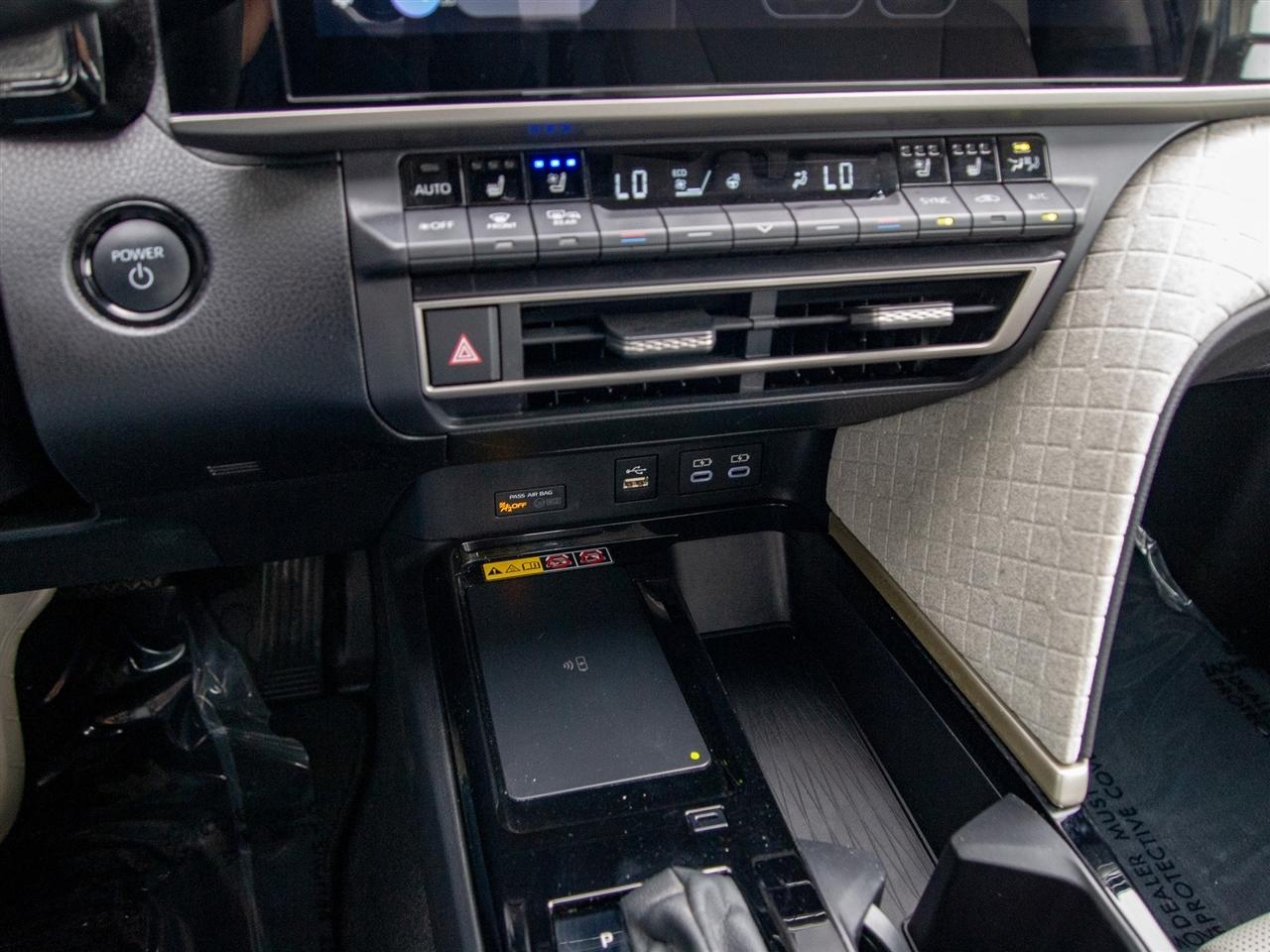 Toyota Camry XLE (Natl) 2025