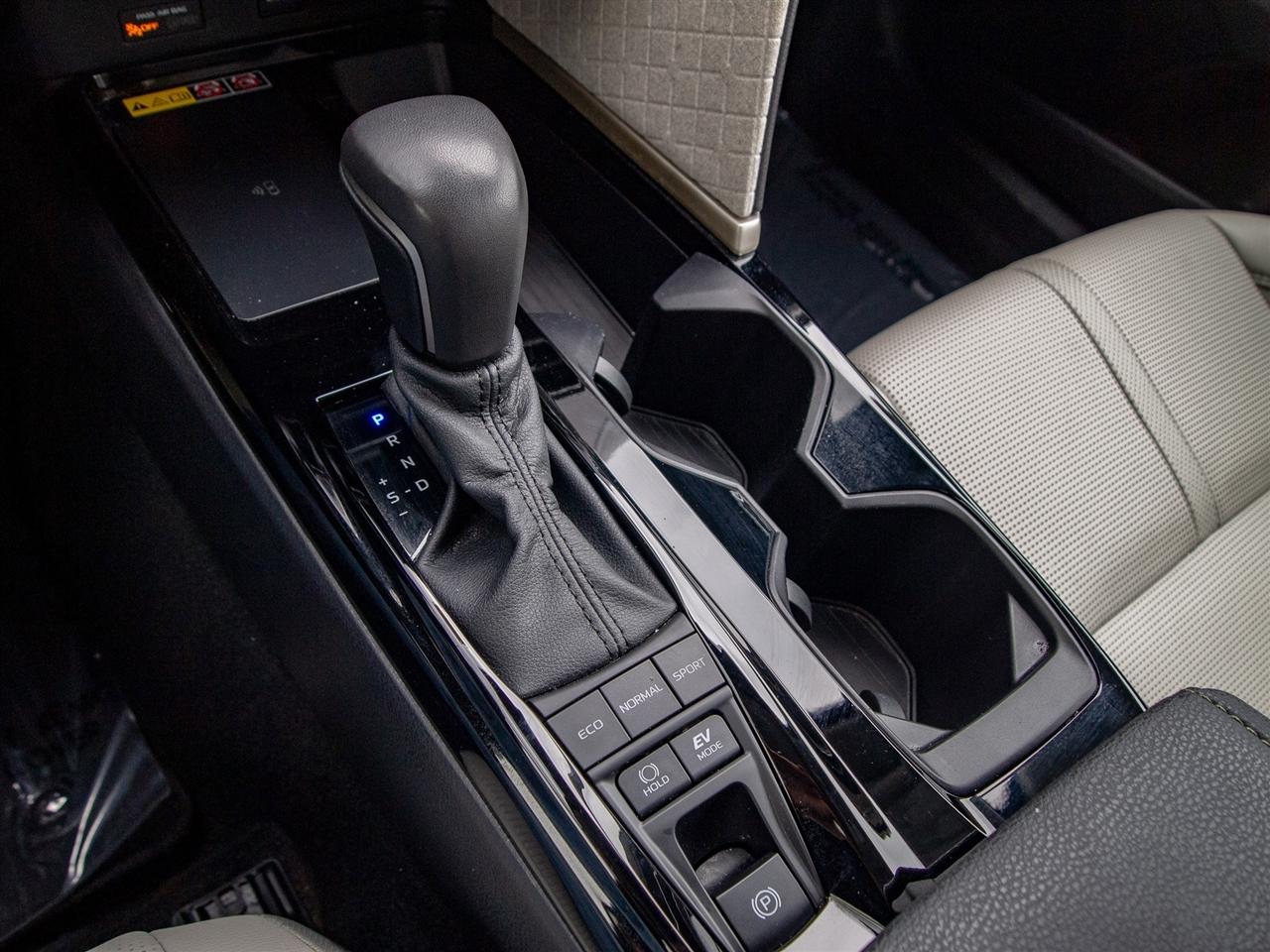 Toyota Camry XLE (Natl) 2025