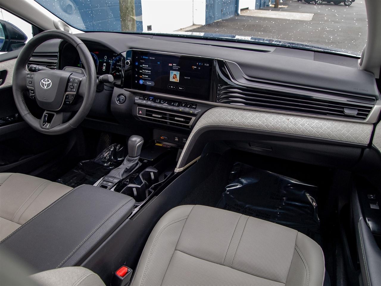 Toyota Camry XLE (Natl) 2025
