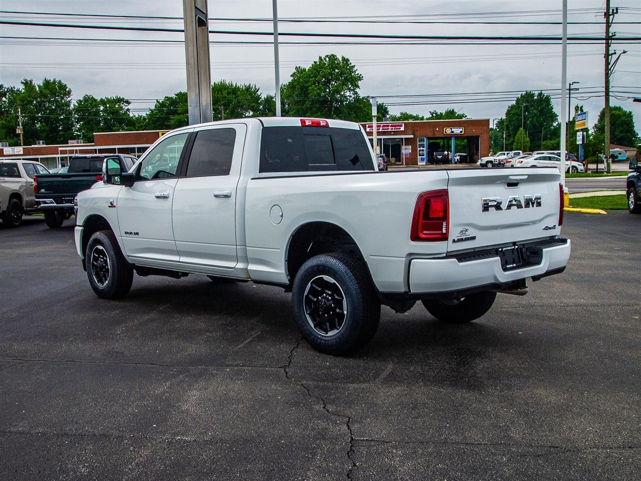 RAM 2500 Laramie 4x4 Crew Cab 6'4" Box 2026