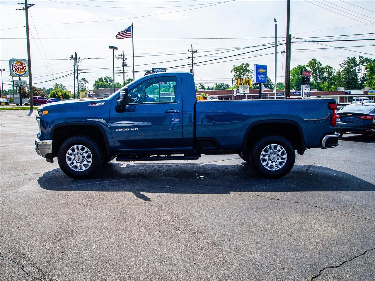 Chevrolet Silverado 2500HD 4WD Reg Cab 142" LT 2024