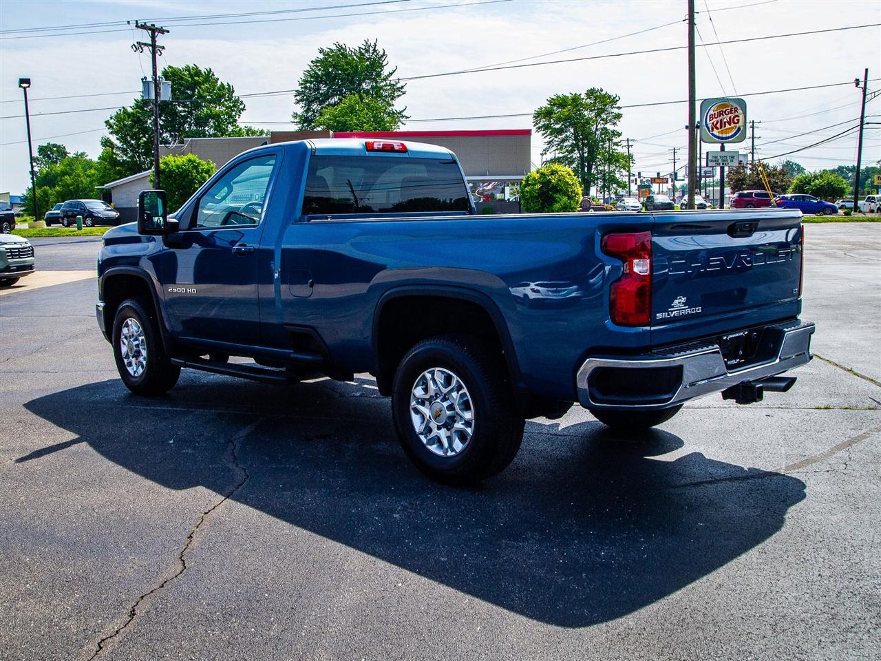Chevrolet Silverado 2500HD 4WD Reg Cab 142" LT 2024