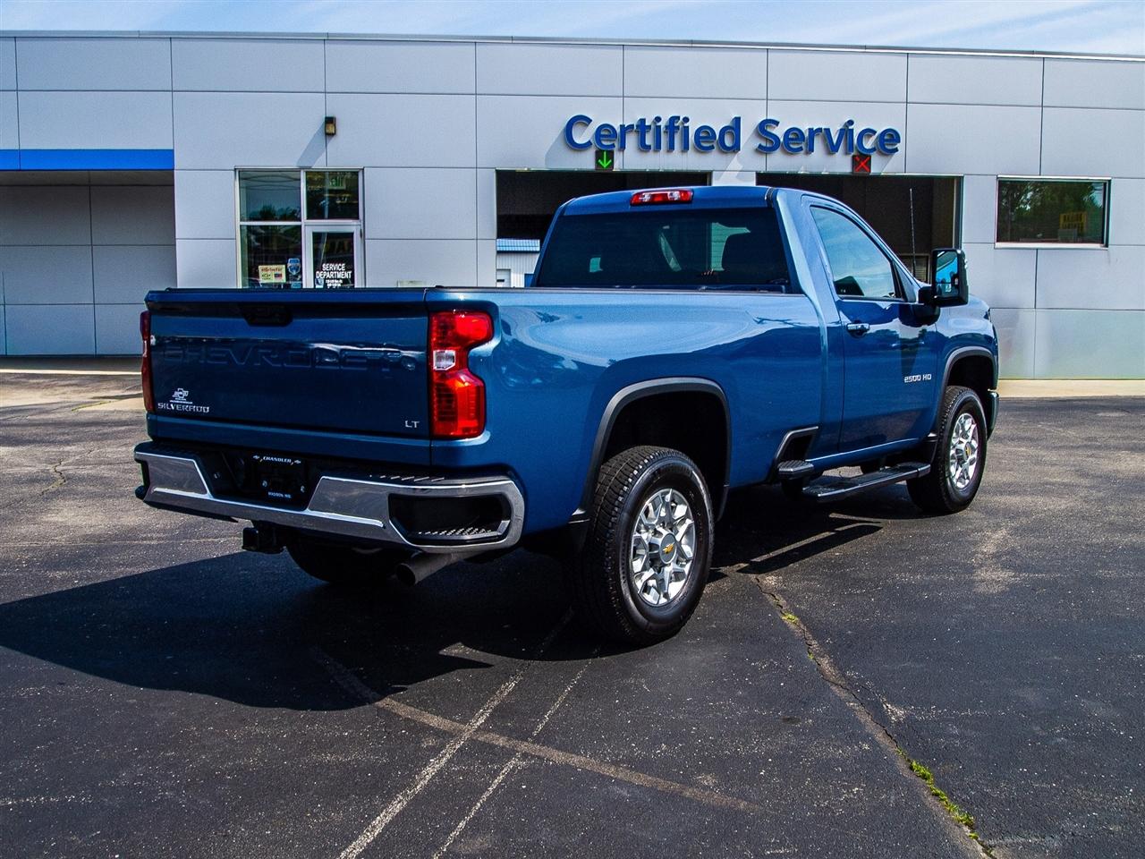 Chevrolet Silverado 2500HD 4WD Reg Cab 142" LT 2024