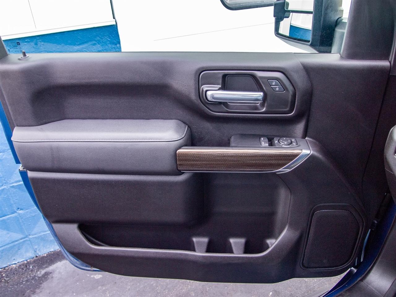 Chevrolet Silverado 2500HD 4WD Reg Cab 142" LT 2024