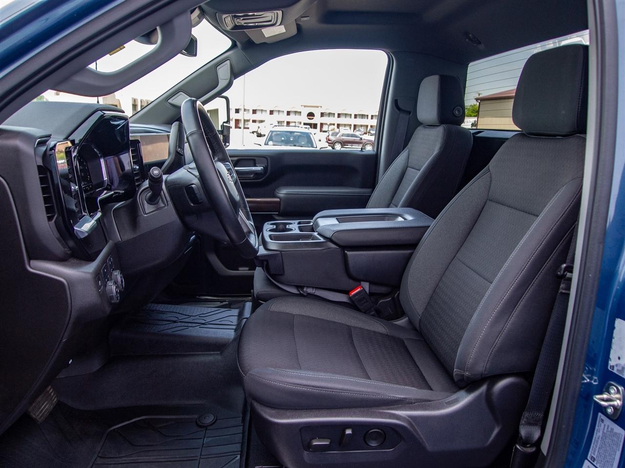 Chevrolet Silverado 2500HD 4WD Reg Cab 142" LT 2024