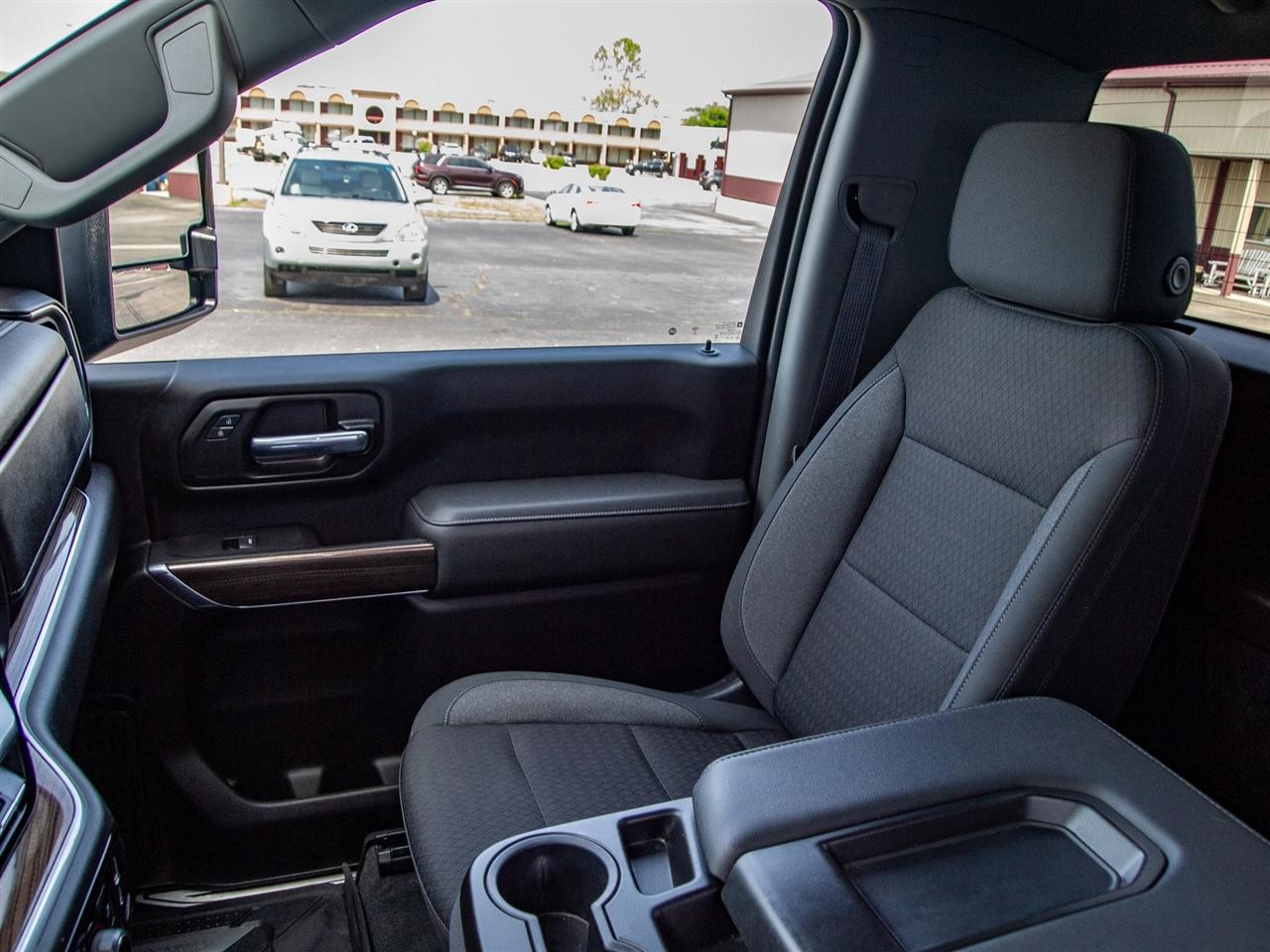 Chevrolet Silverado 2500HD 4WD Reg Cab 142" LT 2024