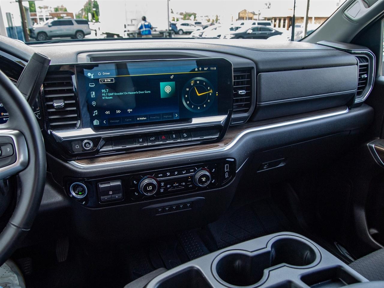 Chevrolet Silverado 2500HD 4WD Reg Cab 142" LT 2024