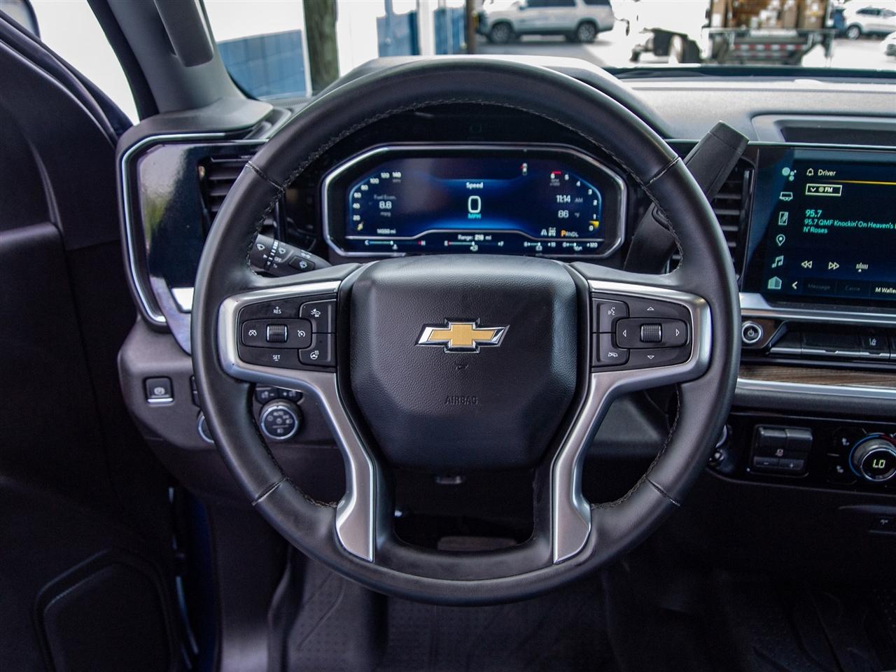 Chevrolet Silverado 2500HD 4WD Reg Cab 142" LT 2024