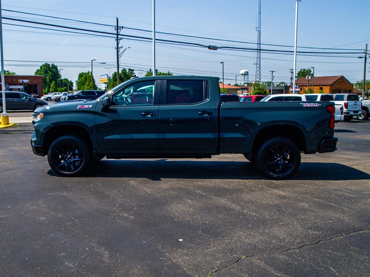 Chevrolet Silverado 1500 4WD Crew Cab 157" LT Trail Boss 2025