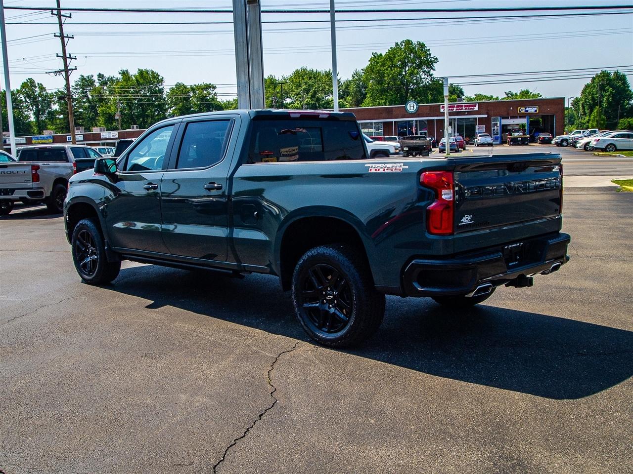 Chevrolet Silverado 1500 4WD Crew Cab 157" LT Trail Boss 2025