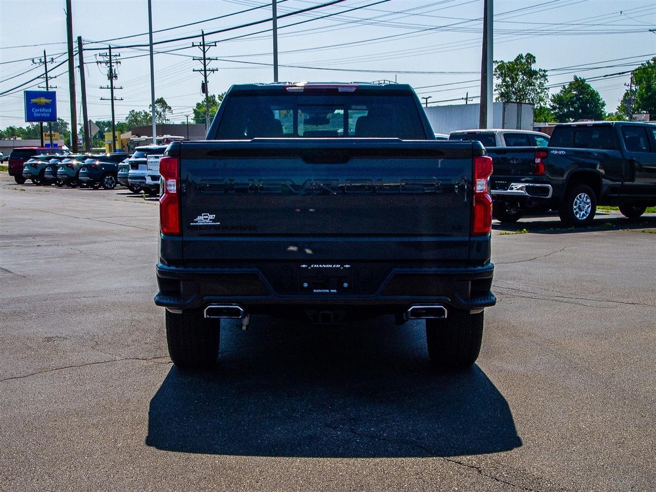 Chevrolet Silverado 1500 4WD Crew Cab 157" LT Trail Boss 2025