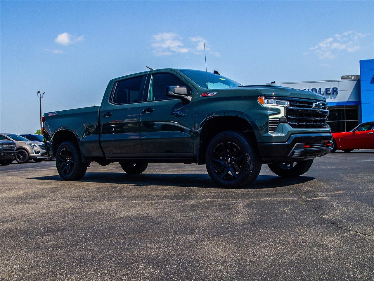 Chevrolet Silverado 1500 4WD Crew Cab 157" LT Trail Boss 2025