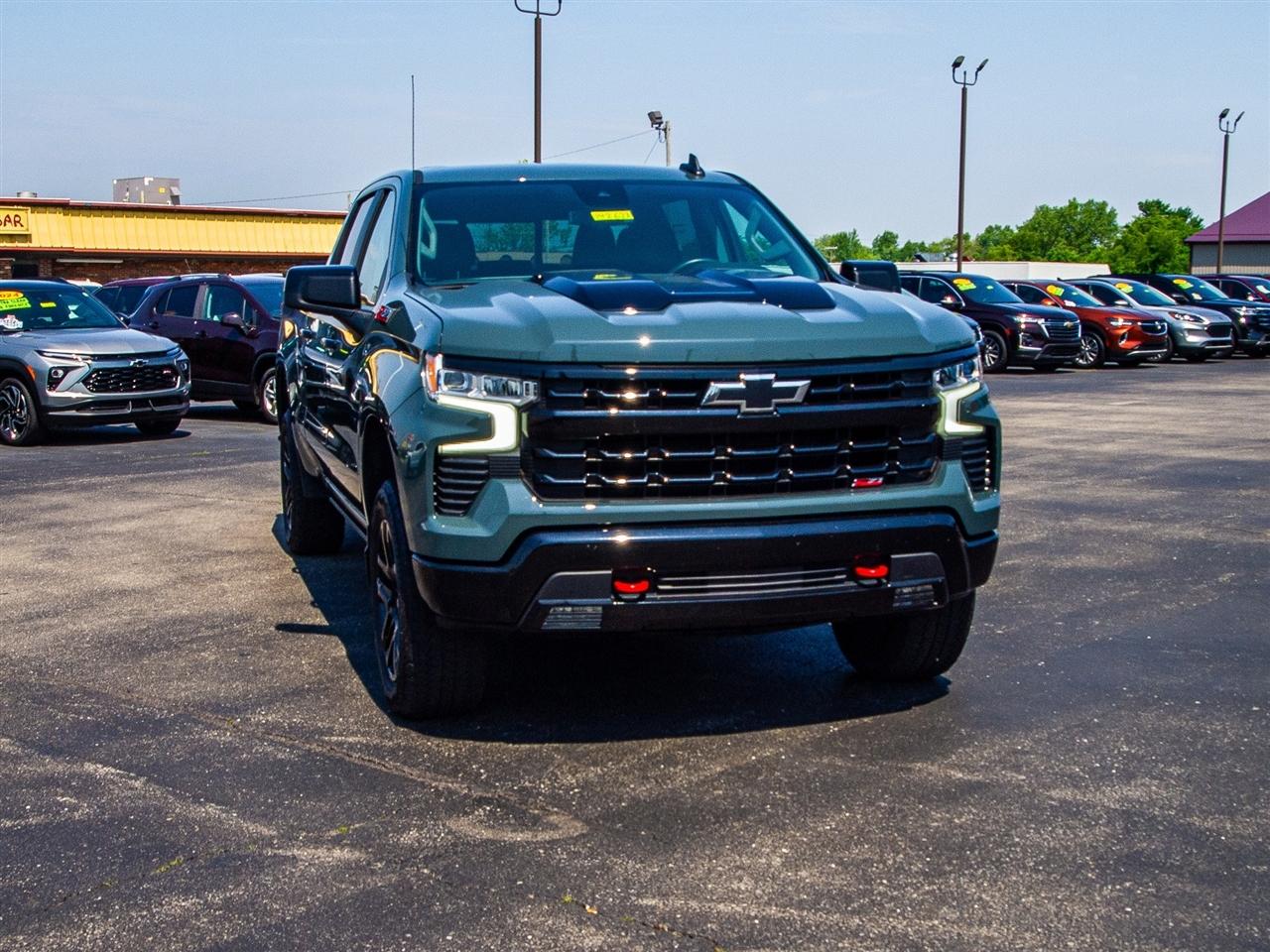 Chevrolet Silverado 1500 4WD Crew Cab 157" LT Trail Boss 2025