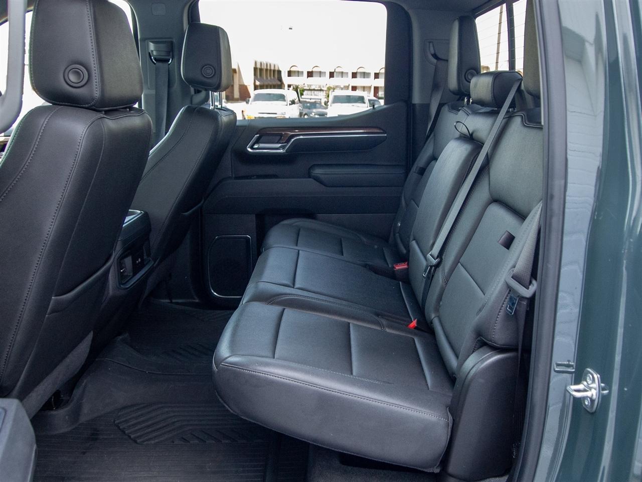 Chevrolet Silverado 1500 4WD Crew Cab 157" LT Trail Boss 2025