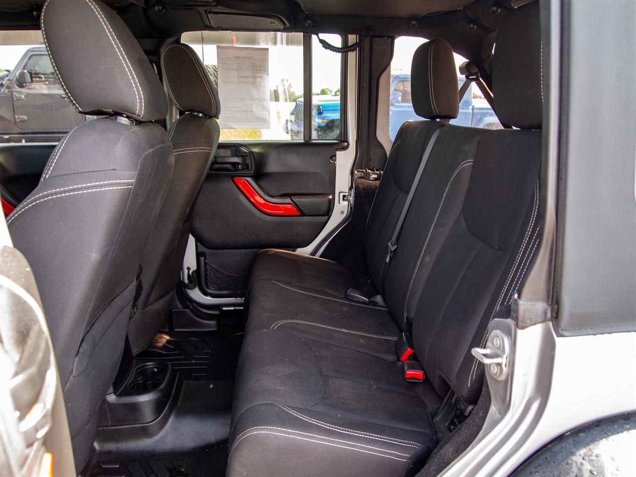 Jeep Wrangler Unlimited 4WD 4dr Rubicon 2015