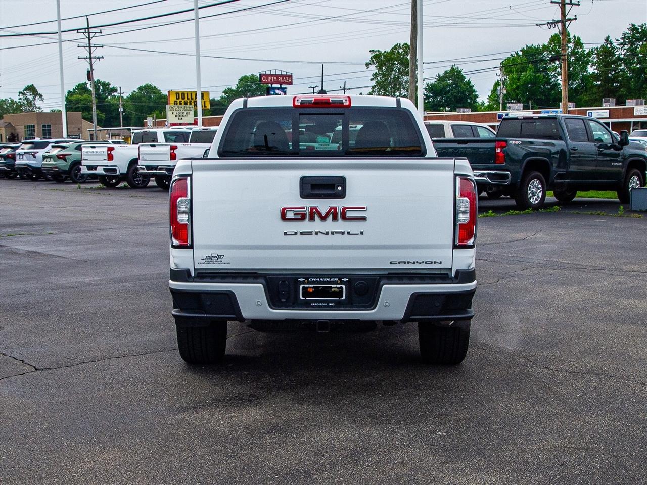 GMC Canyon 4WD Crew Cab 128" Denali 2022