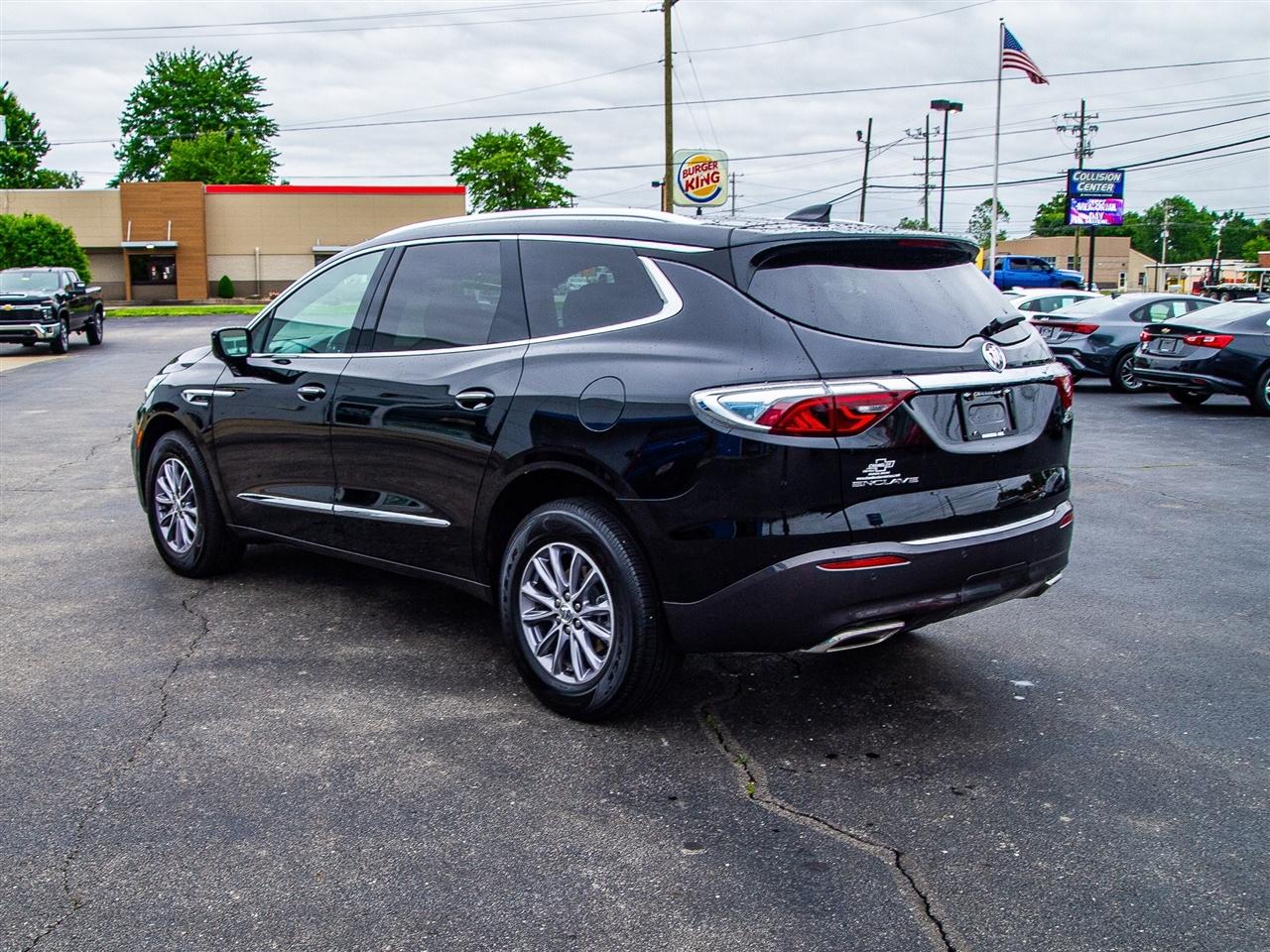 Buick Enclave FWD 4dr Essence 2024