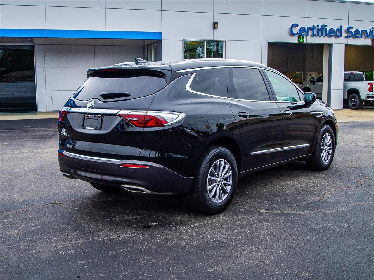 Buick Enclave FWD 4dr Essence 2024