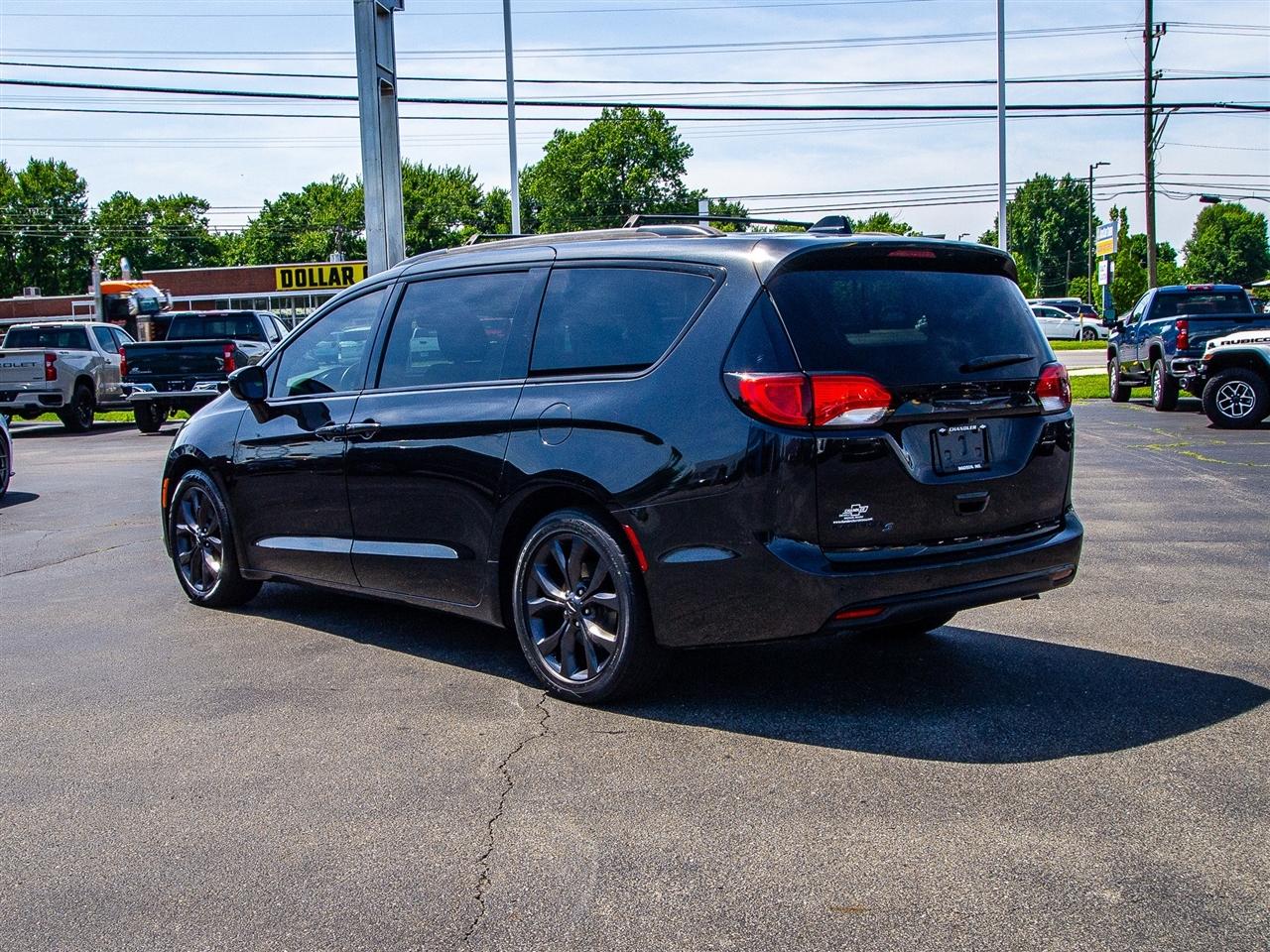 Chrysler Pacifica Touring Plus FWD 2018