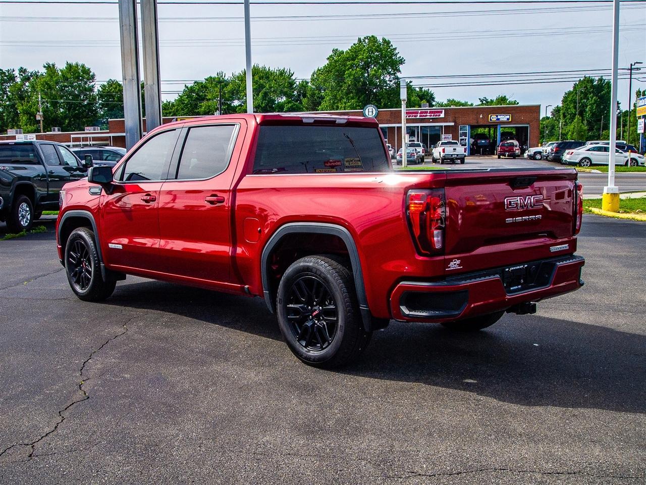 GMC Sierra 1500 4WD Crew Cab 147" Elevation w/3VL 2024