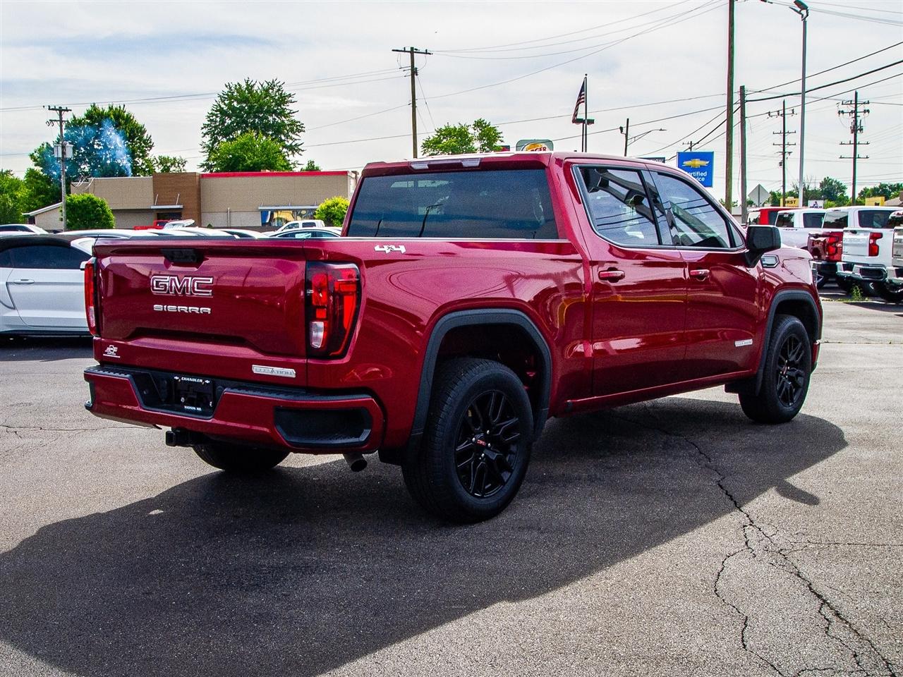 GMC Sierra 1500 4WD Crew Cab 147" Elevation w/3VL 2024