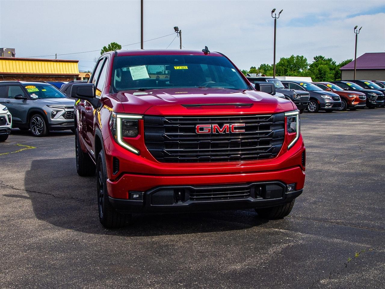 GMC Sierra 1500 4WD Crew Cab 147" Elevation w/3VL 2024
