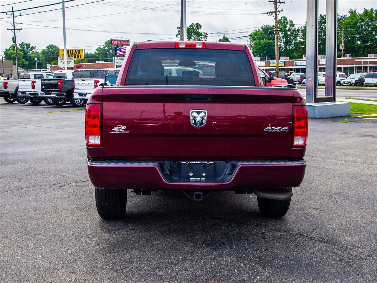 RAM 1500 Express 4x4 Quad Cab 6'4" Box 2018