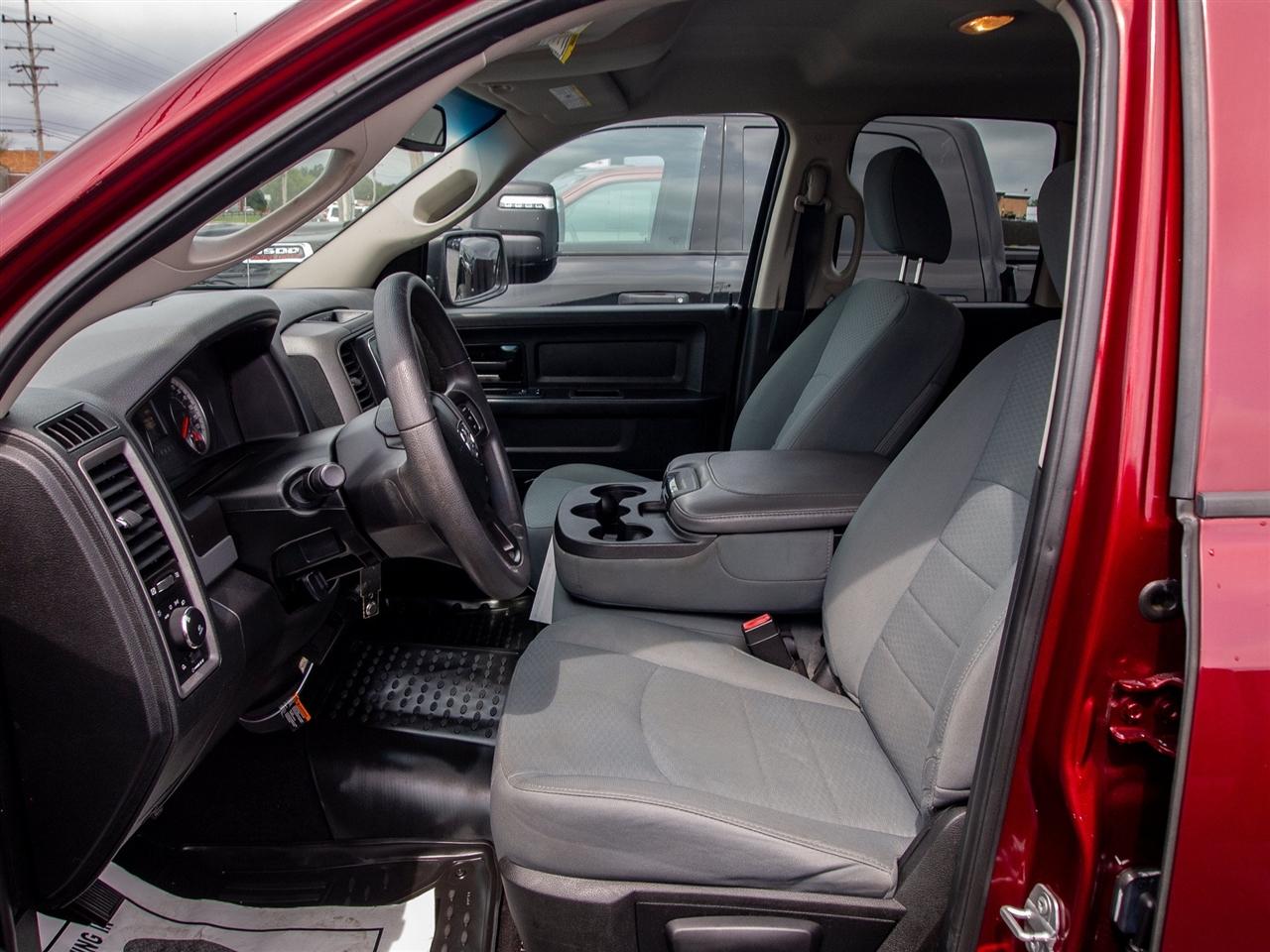 RAM 1500 Express 4x4 Quad Cab 6'4" Box 2018