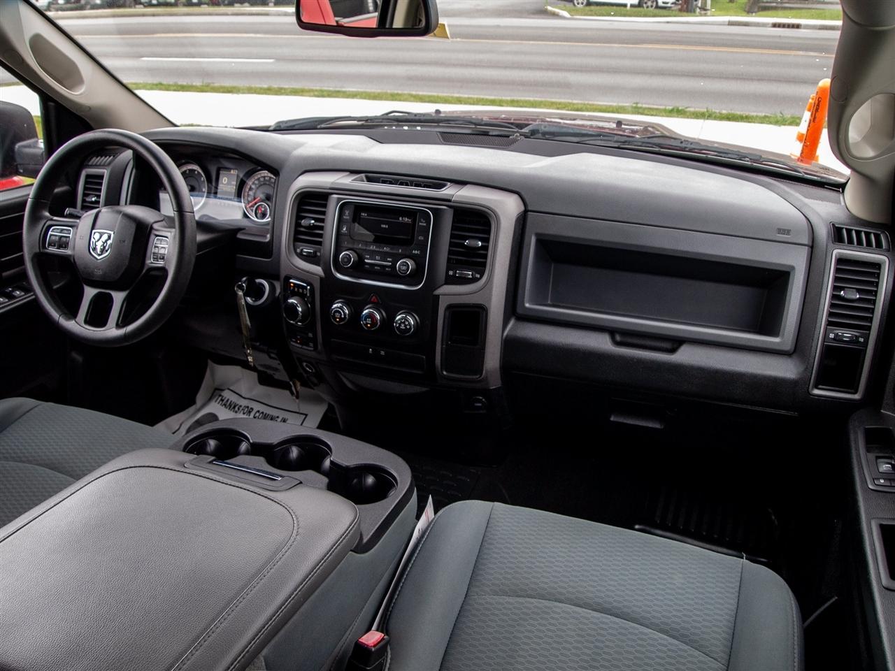 RAM 1500 Express 4x4 Quad Cab 6'4" Box 2018