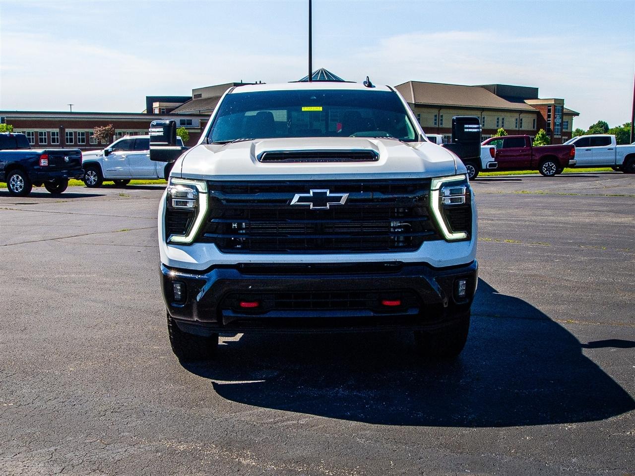 Chevrolet Silverado 2500HD 4WD Crew Cab 159" LT 2026