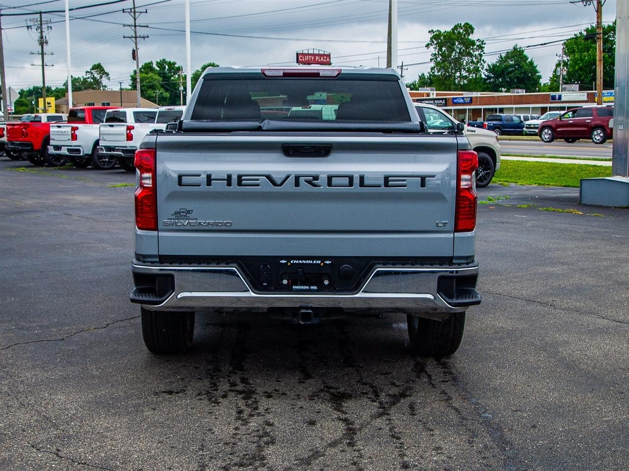 2024 Chevrolet Silverado 1500 LT - Photo 6