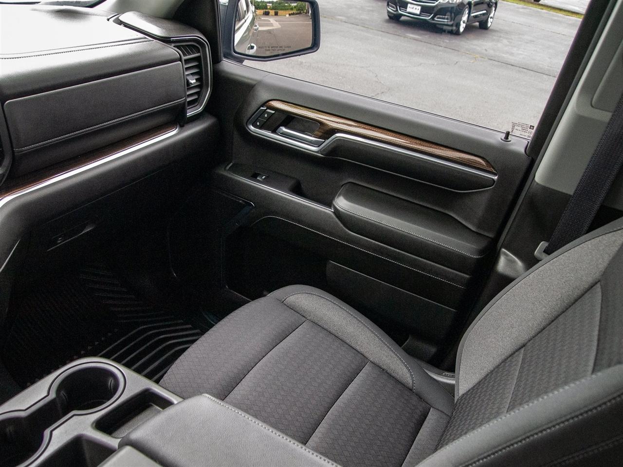 2024 Chevrolet Silverado 1500 LT - Photo 14