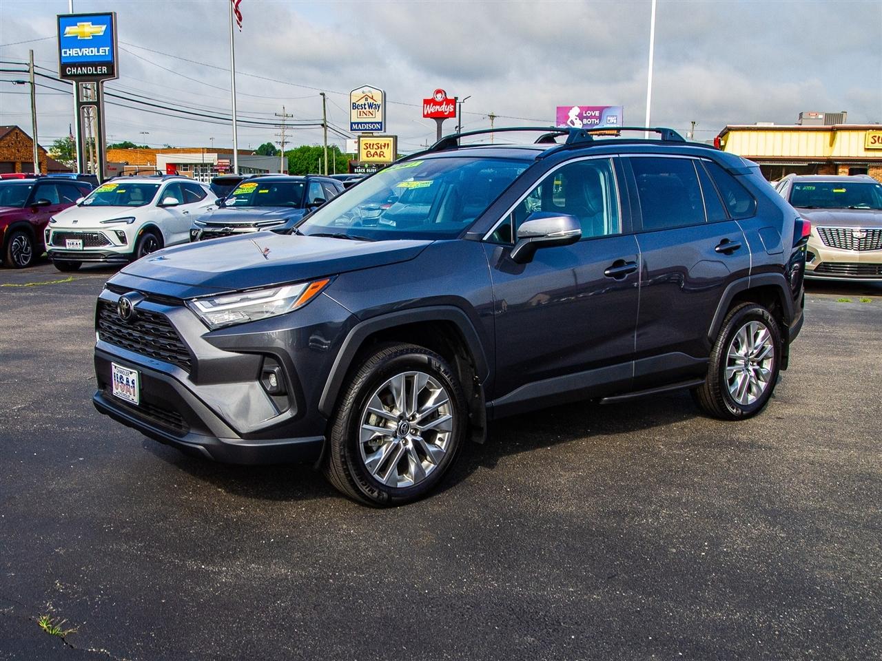 Toyota RAV4 XLE Premium FWD (Natl) 2024