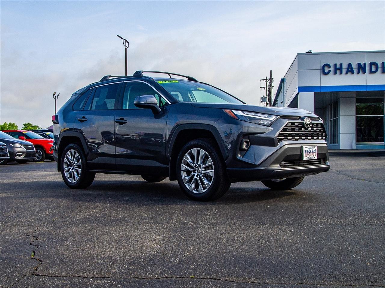 Toyota RAV4 XLE Premium FWD (Natl) 2024