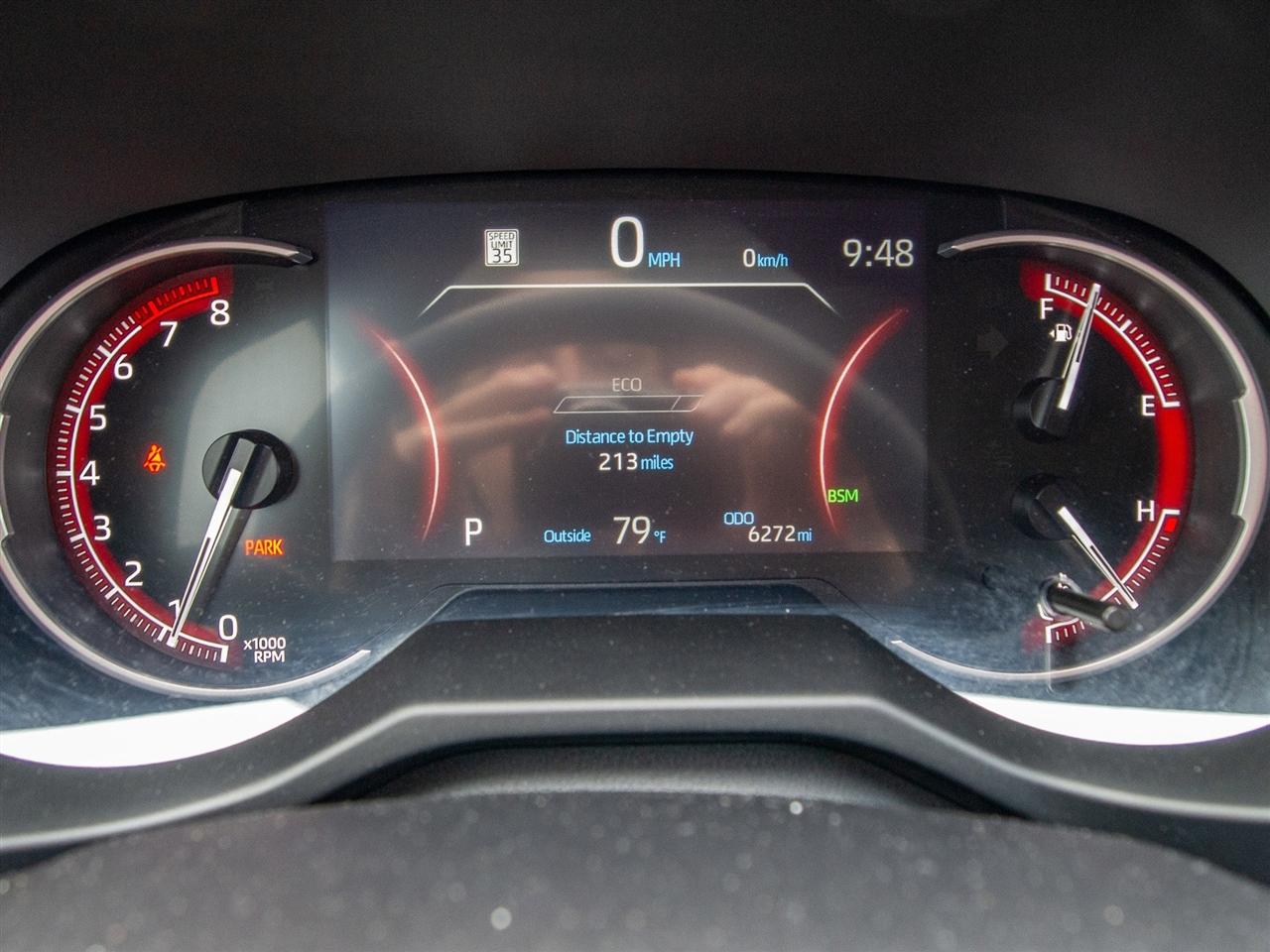 Toyota RAV4 XLE Premium FWD (Natl) 2024