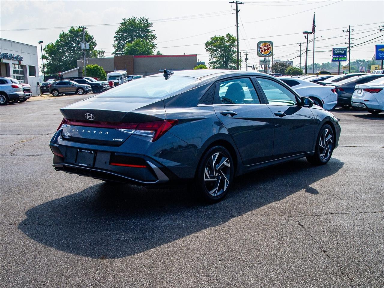Hyundai Elantra Limited IVT 2024