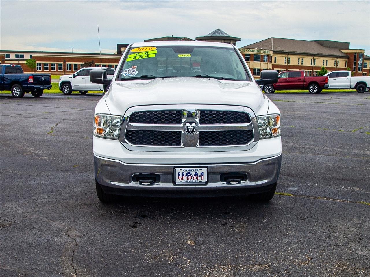 RAM 1500 Classic SLT 4x4 Crew Cab 5'7" Box 2019
