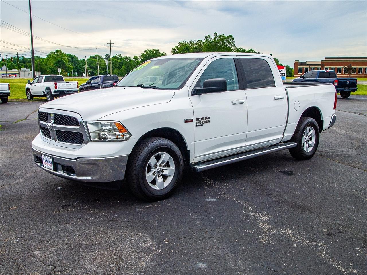 RAM 1500 Classic SLT 4x4 Crew Cab 5'7" Box 2019